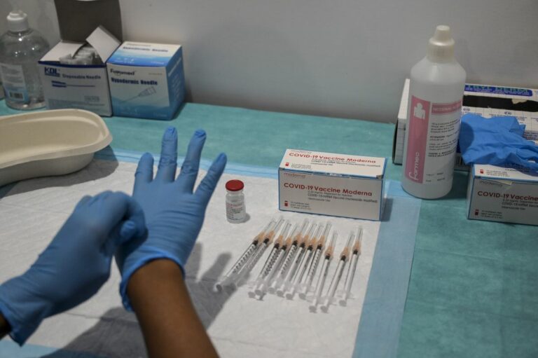 Vaccino, Toti “In Liguria oltre 10mila prenotati per la terza dose”