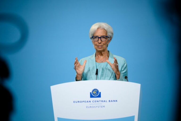 Ue, Lagarde “Entro fine 2021 ritorno Pil a livello pre-crisi”