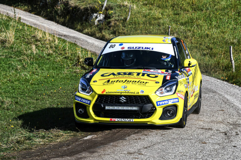 Al Rally Due Valli Goldoni campione R1 con la Swift Sport Hybrid