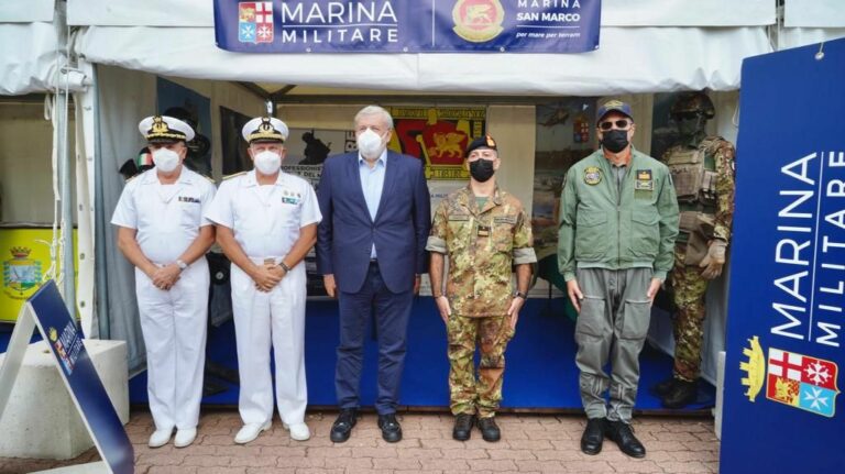 Emiliano inaugura a Brindisi il Salone Nautico