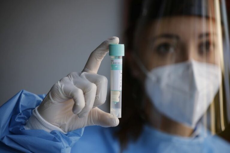 Covid, 2.437 nuovi casi e 24 decessi nelle ultime 24 ore