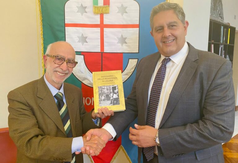 Toti “Felice di ricevere il Dizionario della Resistenza in Liguria”