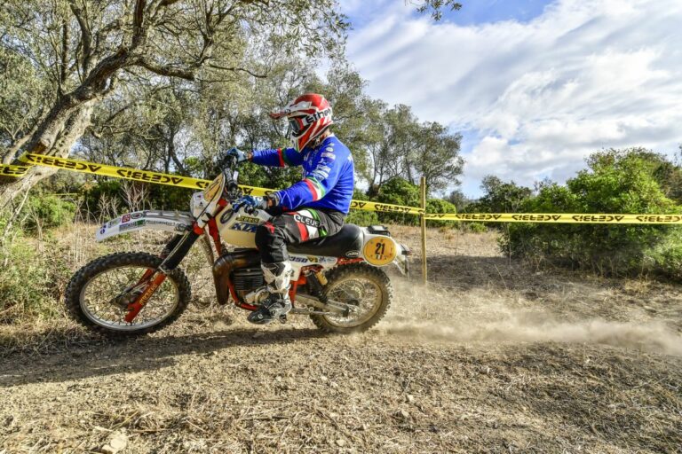 Decreto trasporti. Fmi e Ancma, bene targhino per l’enduro
