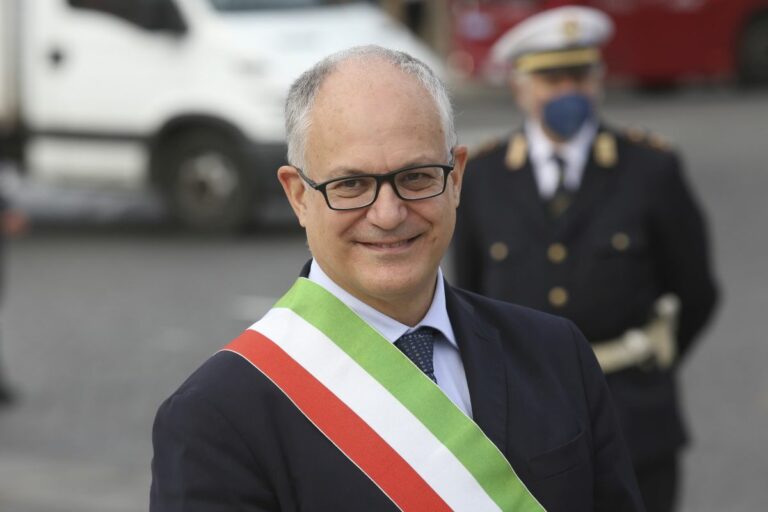 Roma, Gualtieri “Al via piano straordinario pulizia, subito 40 milioni”