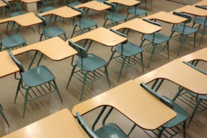 Cirio scrive a Figliuolo, via a terza dose personale scuole in Piemonte