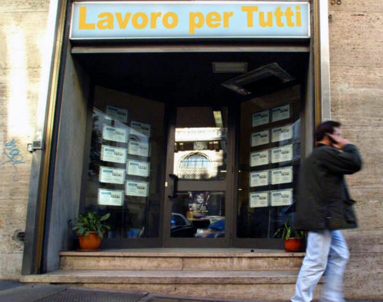 Lavoro, a settembre crescono gli occupati