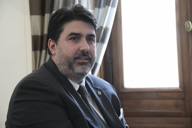 La Regione Sardegna assume personale, concorso per 39 laureati