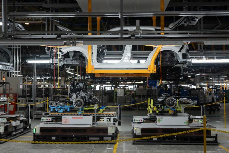 Mazda, riorganizzazione di Hofu migliora flessibilità produzione