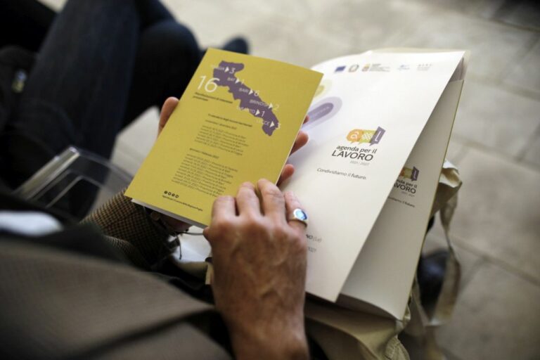 Puglia, Agenda Lavoro, Emiliano “Necessario connettere i giovani”