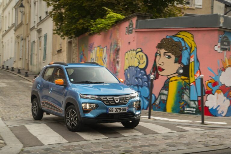 Dacia Spring ancora leader tra i veicoli elettrici