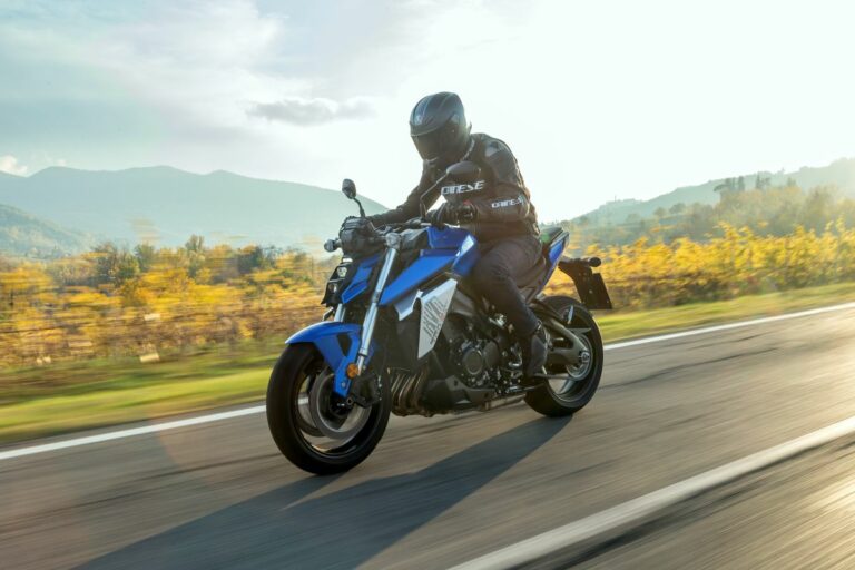 Performance da street-fighter per la nuova Suzuki GSX-S950