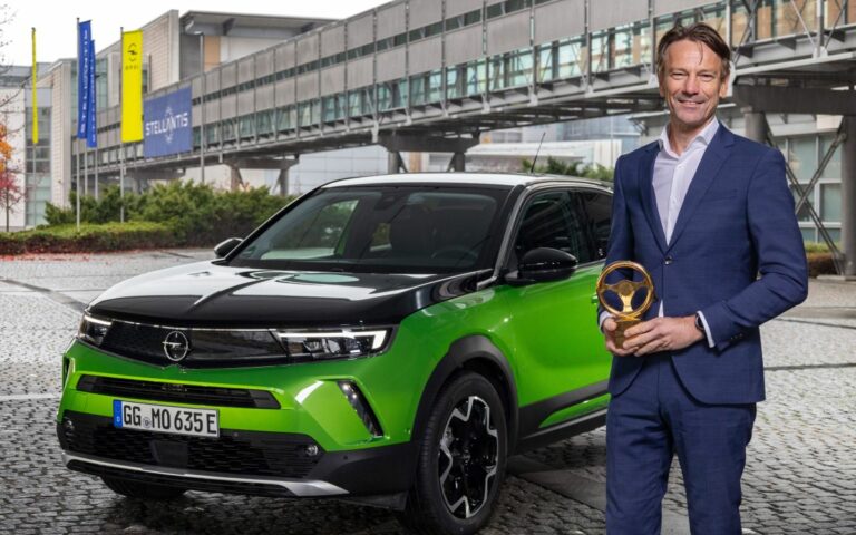Il nuovo Opel Mokka-e vince il “Volante d’Oro 2021”