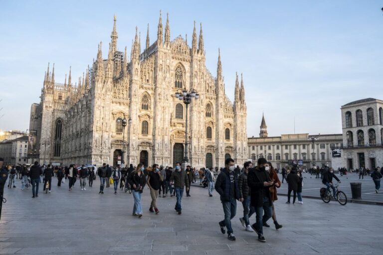 Covid, la Lombardia resta in zona bianca