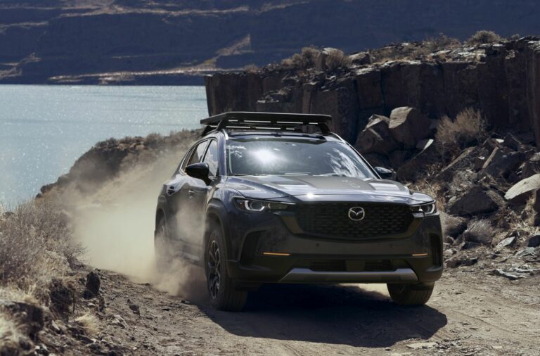 Presentata in anteprima la Mazda CX-50 per il mercato nordamericano