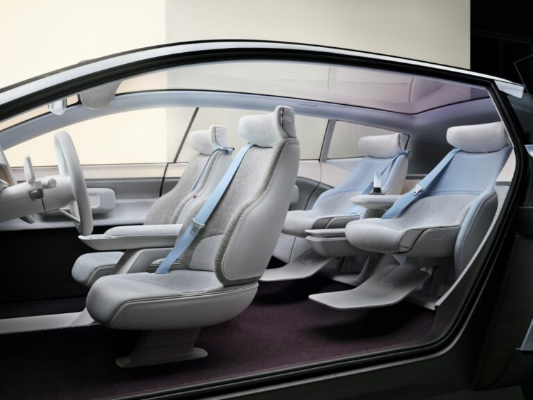 Concept recharge, il percorso di Volvo verso la mobilità sostenibile