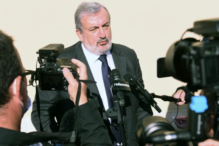 Violenza donne, Emiliano “Uomini fatevi aiutare,accettate idea abbandono”