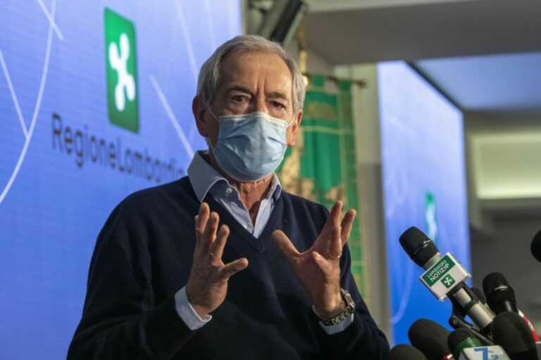 Vaccino, Bertolaso: “In Lombardia faremo 100 mila terze dosi al giorno”