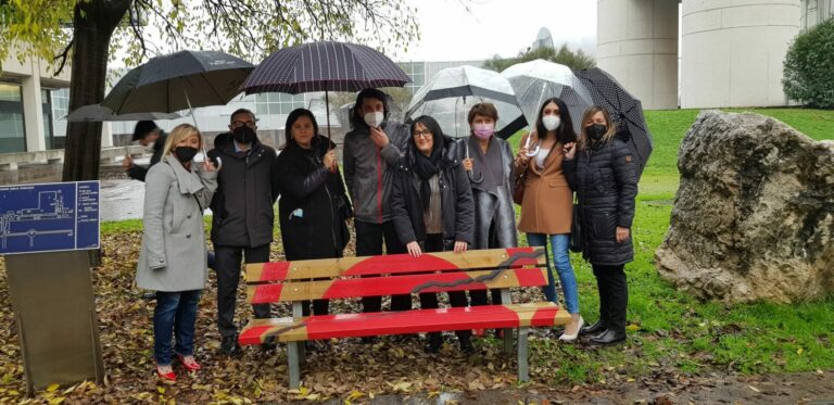 A Bologna una panchina rossa contro la violenza sulle donne