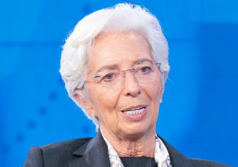 Lagarde “La pandemia non è finita, dobbiamo essere vigili”