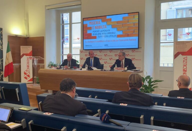 Immobili, in 10 anni perso valore per oltre mille miliardi