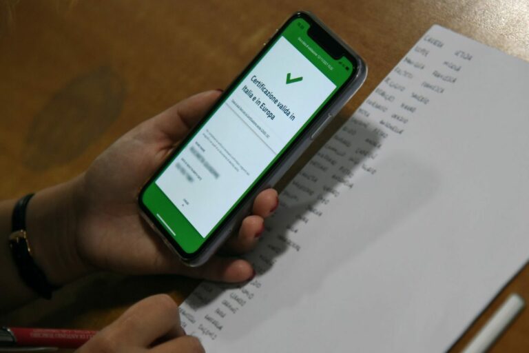 Green pass, Donato: “Sistema colabrodo e nessuna protezione dati”