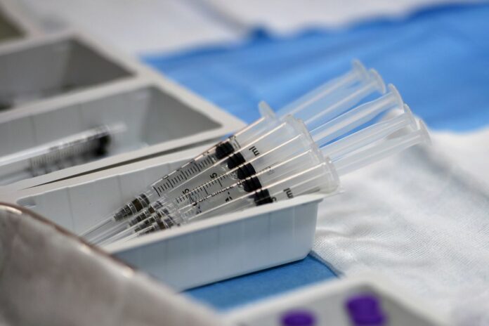 SABATO DI VACCINAZIONI NON STOP AL POLICLINICO