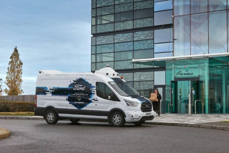 Da Ford e Dp World test sulla guida autonoma