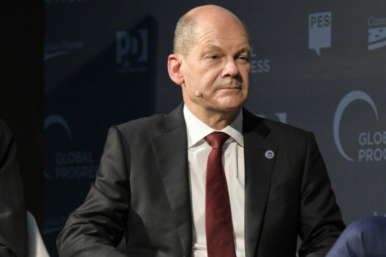 Scholz giura davanti al Bundestag, è il nuovo Cancelliere tedesco