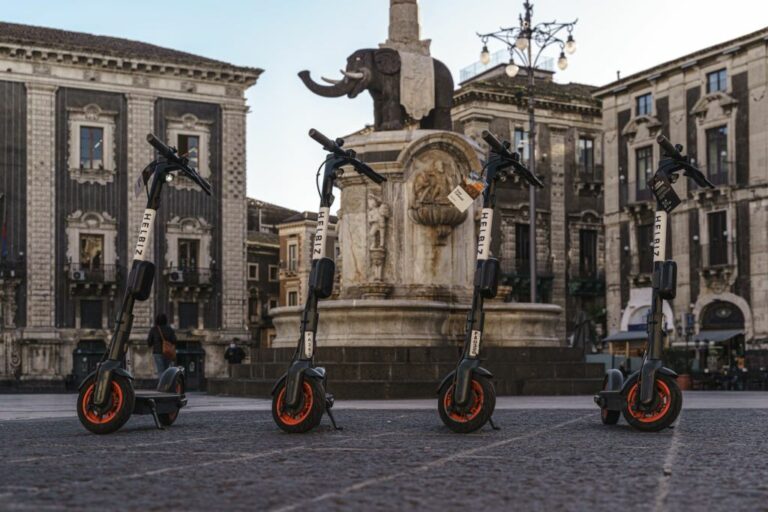 I monopattini elettrici Helbiz anche a Catania