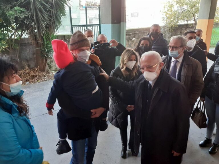 Vaccino pediatrico in Campania, De Luca “Avvio in clima sereno”