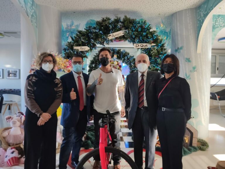 Brumotti e raccolta fondi per i bambini dell’ospedale Regina Margherita