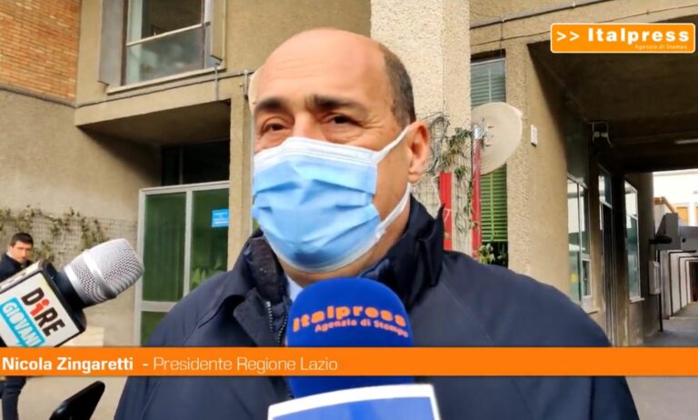 Mascherine all’aperto nel Lazio, Zingaretti firma ordinanza