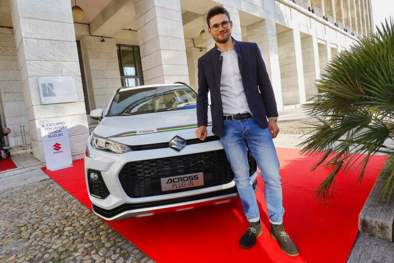 Ganna e Colbrelli tra i cinque azzurri premiati da Suzuki