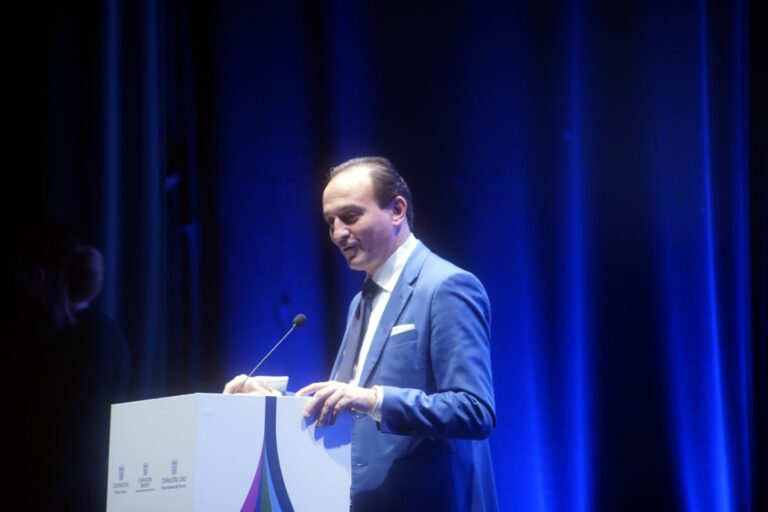 Covid, Cirio “In Piemonte da venerdì obbligo mascherine all’aperto”