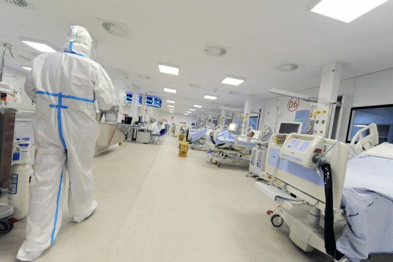 In Italia la variante Omicron al 28%