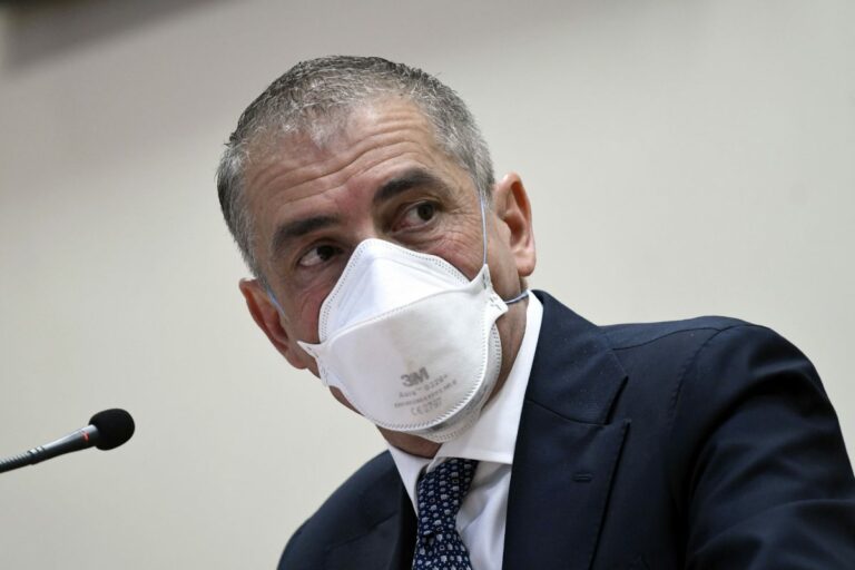 Costa “Ridurre la quarantena per chi ha la terza dose di vaccino”