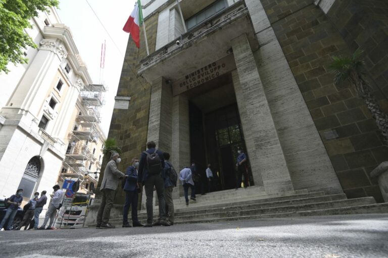 Mise, 609 milioni per la digitalizzazione delle imprese