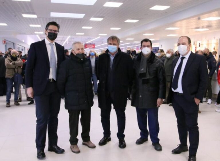 Brugnaro inaugura una nuova area commerciale a Mestre