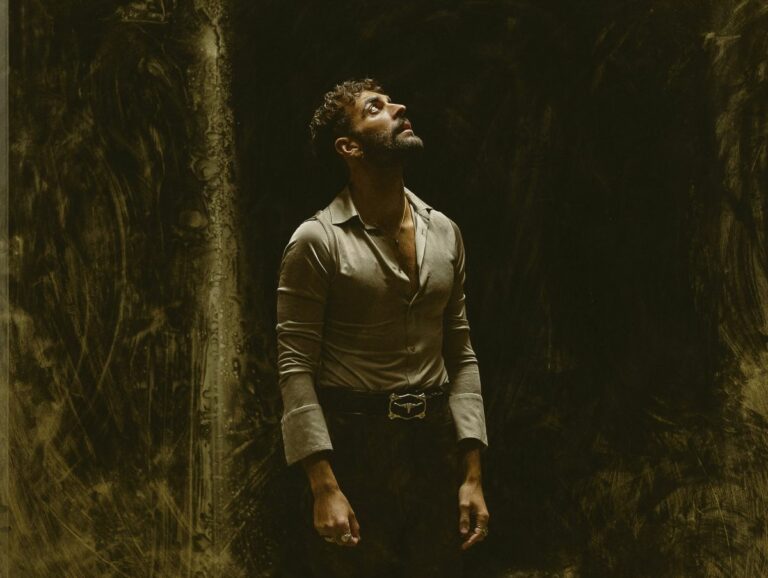 Esce domani il nuovo album di Marco Mengoni “Materia (Terra)”