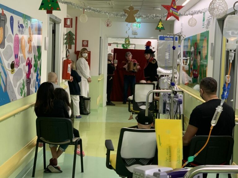 Befana speciale per i piccoli pazienti oncologici del Gemelli a Roma