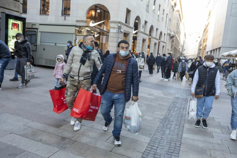 Saldi, FedermodaMilano “Cauto ottimismo ma preoccupano contagi Covid”