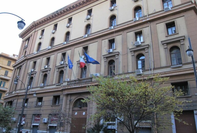 Scuola, la Campania si difende “Misure governo inattuabili”