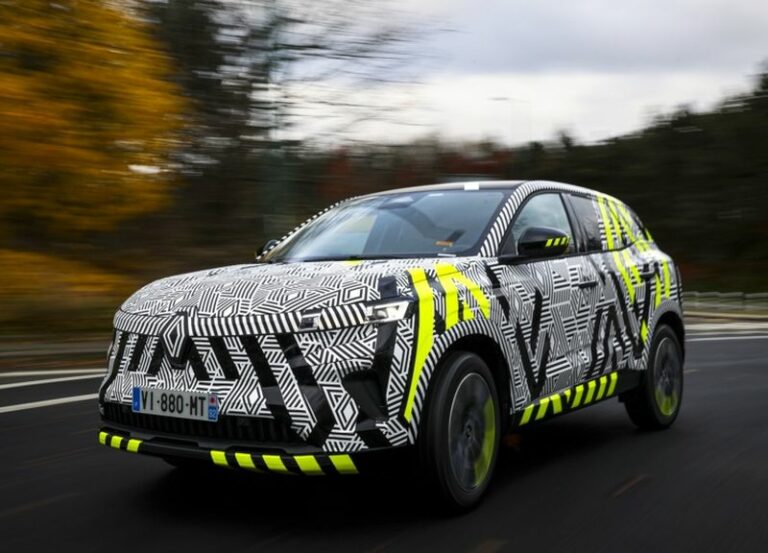 Renault, fase finale di messa a punto per nuovo suv Austral