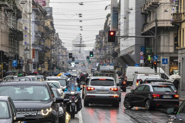 Smog, a Milano, Monza e Cremona misure temporanee di primo livello
