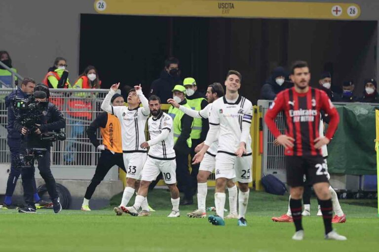 Gyasi gela San Siro al 96′, lo Spezia ribalta il Milan