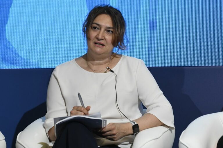 Infermieri scrivono alle Istituzioni “Basta parole, passare ai fatti”