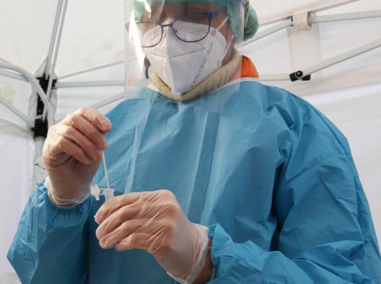 Covid, in Liguria 6.882 nuovi positivi e 7 decessi