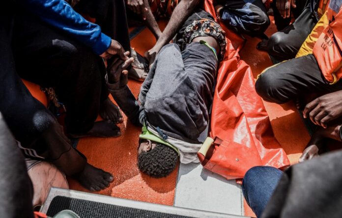 ONG SOS MEDITERRANEE SOCCORSO MIGRANTI NEL MAR MEDITERRANEO OCEAN VIKING