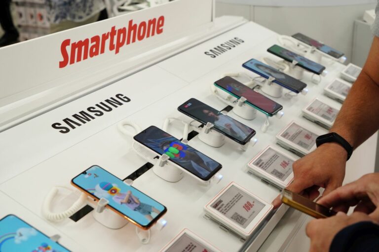 Samsung, Roh annuncia l’arrivo di “smartphone rivoluzionari”