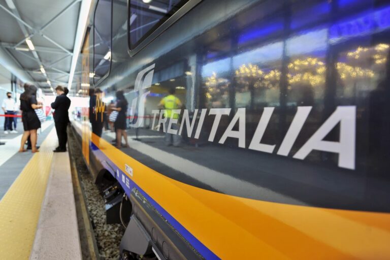 Calabria, treno+bus per raggiungere l’Istituto Nautico di Pizzo